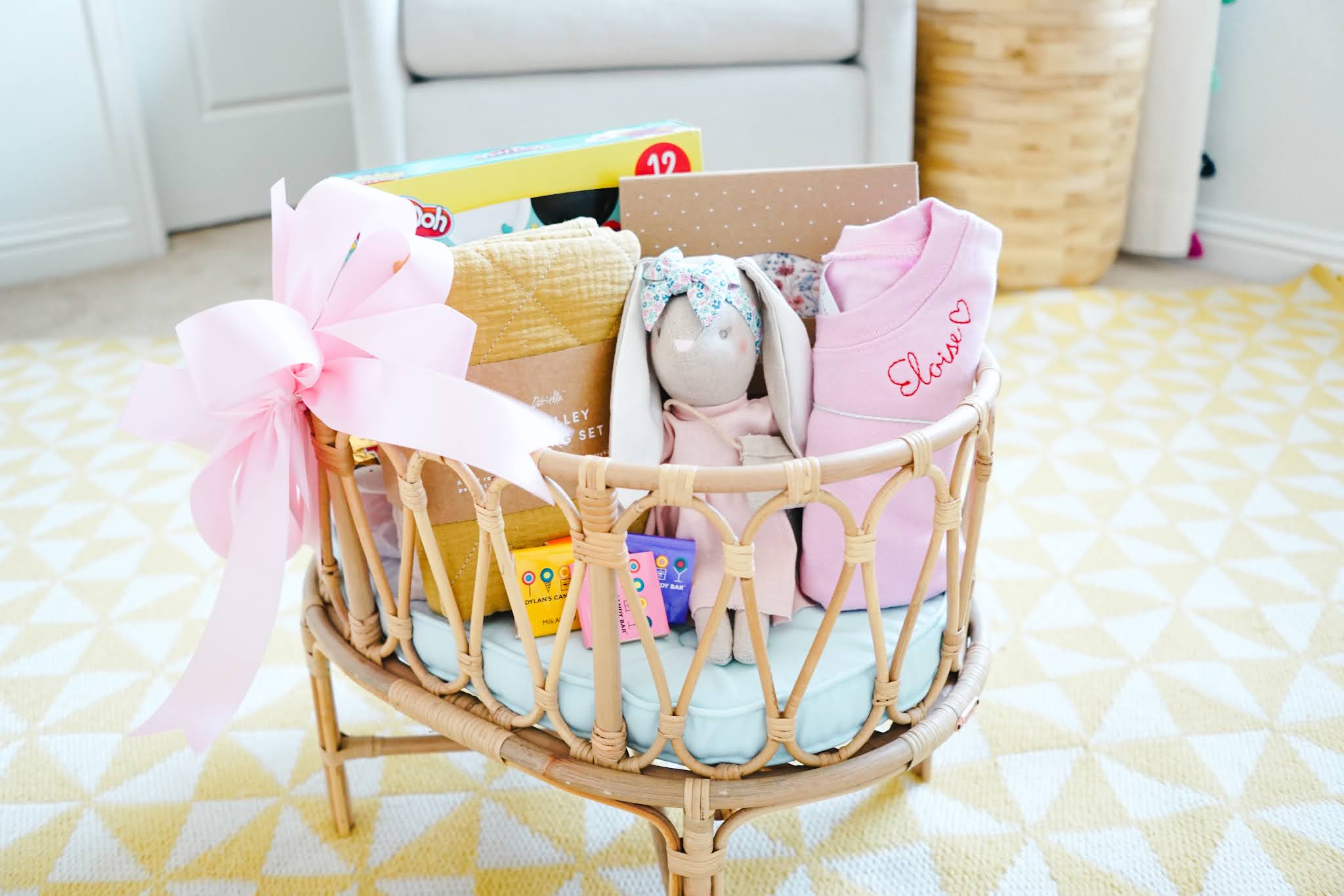 Big sister baby hot sale shower gift ideas